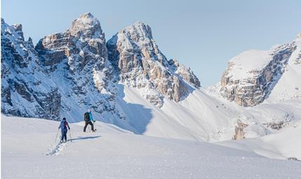 Schneeschuhwandern zu den Drei Zinnen