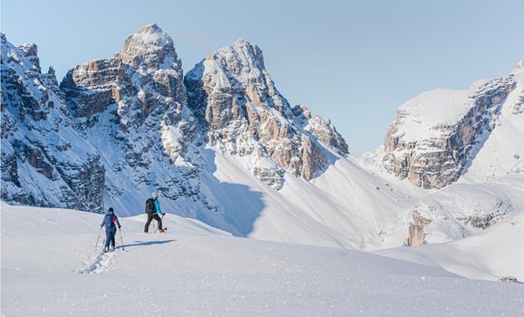 Schneeschuhwandern zu den Drei Zinnen